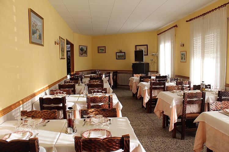 Hostal Gran Sol Llança Екстериор снимка